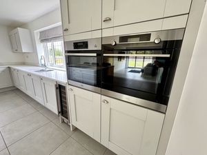 Kitchen- click for photo gallery